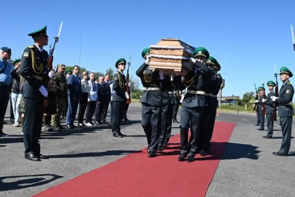 Прах Євгена Коновальця прибув в Україну: хронологія 11–13 серпня