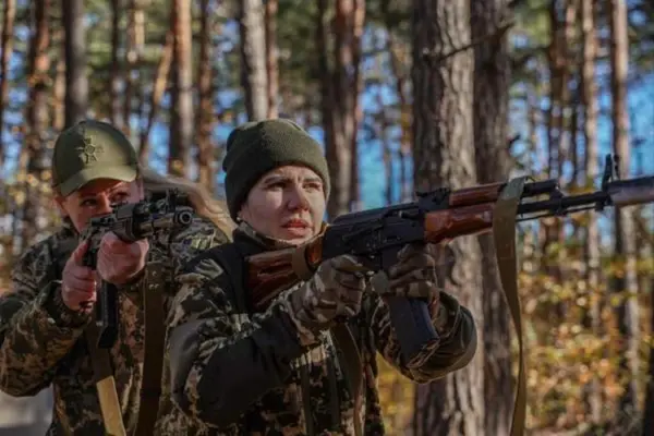 25 серпня: заяви ЦПД, парламенту і Келлога про жінок у війську