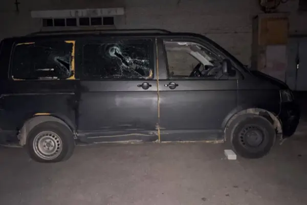 У Луцьку 30 цивільних побили двох військових ТЦК і понівечили службове авто